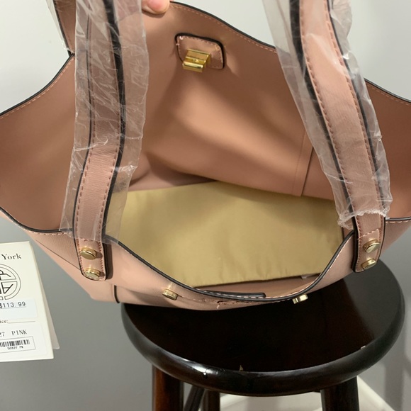 Tote and Crossbody multi-use bags (Vegan friendly) - Picture 5 of 8